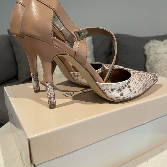 BCBG Tan/Neutral Heel - Picture 3 of 6